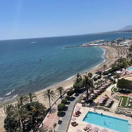 Centre Beachfront & Pool Марбелья