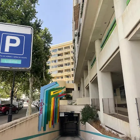 Centre Beachfront & Pool Марбелья