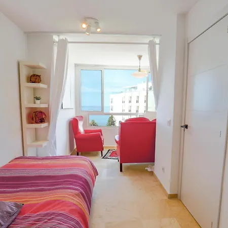 Apartment Centre Beachfront & Pool *