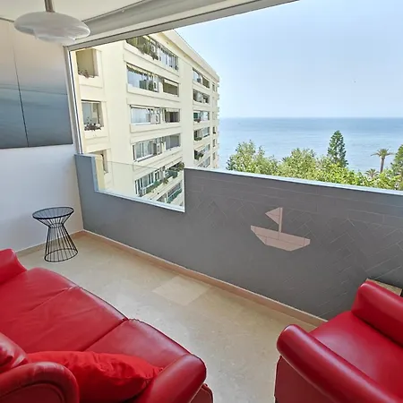 Centre Beachfront & Pool