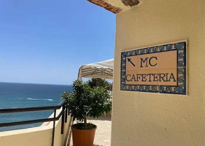 Centre Beachfront & Pool