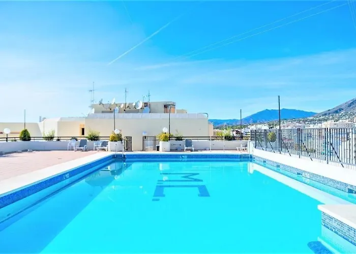 Centre Beachfront & Pool Apartment Marbella