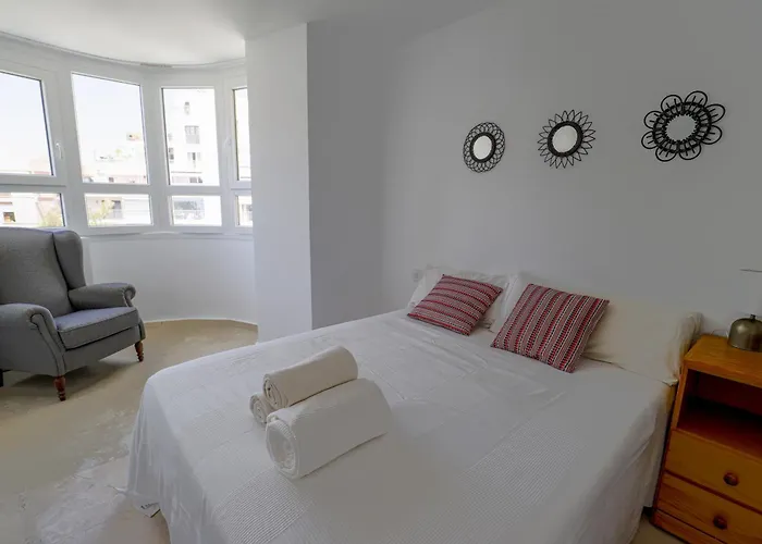 Centre Beachfront & Pool