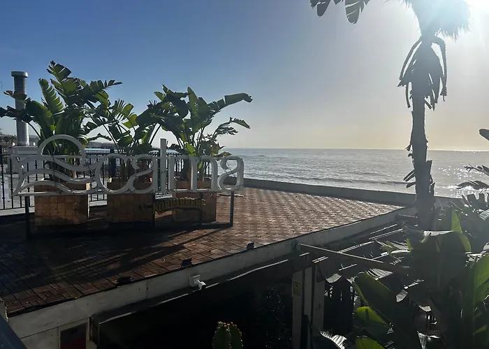 شقة Centre Beachfront & Pool