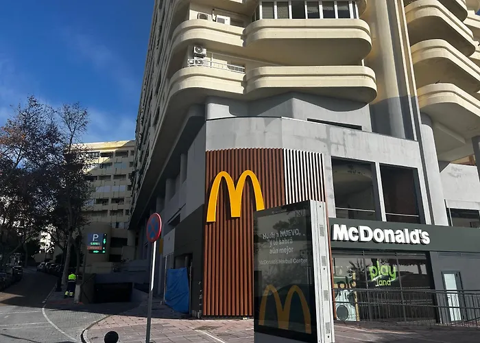 Centre Beachfront & Pool شقة *