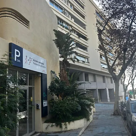 Centre Beachfront & Pool