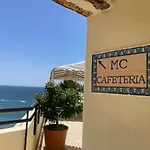 Centre Beachfront & Pool