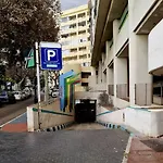 Centre Beachfront & Pool Apartman *