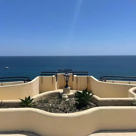 Centre Beachfront & Pool 公寓 *